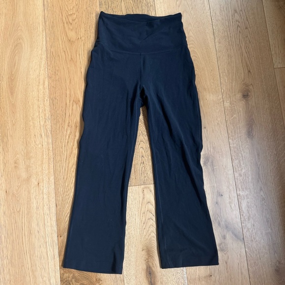 Lululemon Athletica Black Groove High Rise Capri Crop Leggings Size 4 - Picture 1 of 5